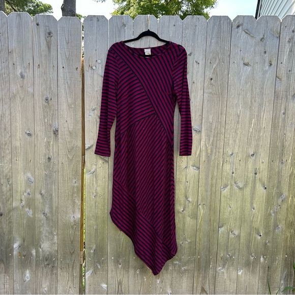 Chico’s Striped Asymmetrical-Hem Maxi Dress Size 4/6 NWT small - Picture 2 of 8